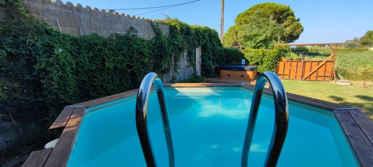 Chambre, Balcon, Vu Remparts, Clim Aigues-Mortes Exterior photo
